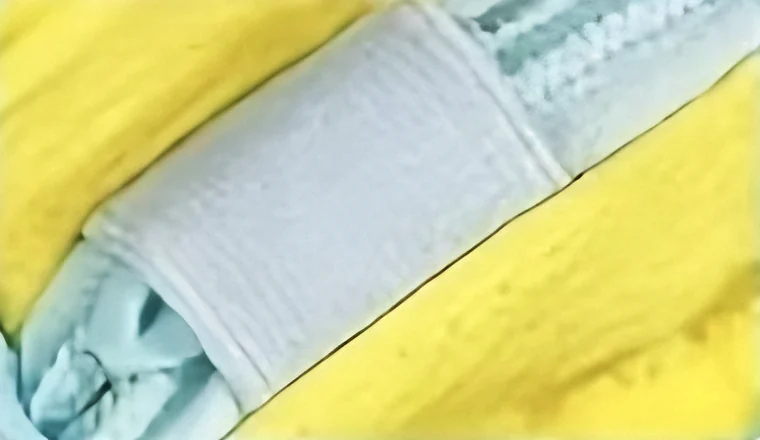 Close-up of the fabric zipper garage